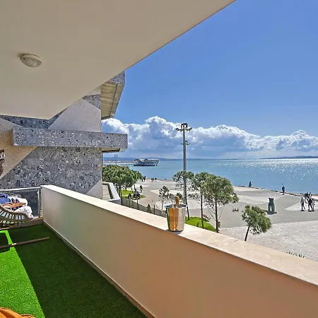 The Salt House - 2br, First Row, Beachfront * Durrës