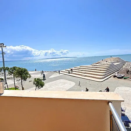 The Salt House - 2br, First Row, Beachfront