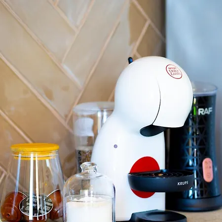 The Salt House - 2br, First Row, Beachfront Durrës