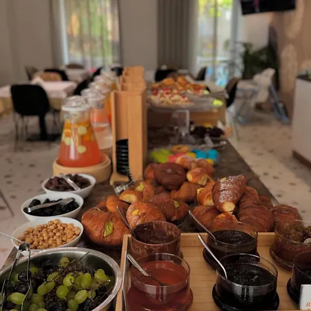 The Salt House - 2br, First Row, Beachfront Appartement Durrës