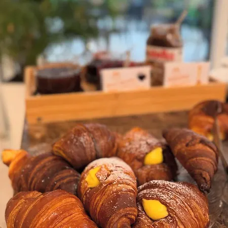 The Salt House - 2br, First Row, Beachfront Durrës