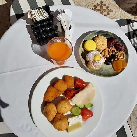 The Salt House - 2br, First Row, Beachfront Appartement Durrës