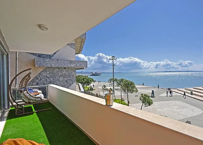 The Salt House - 2br, First Row, Beachfront * Durrës