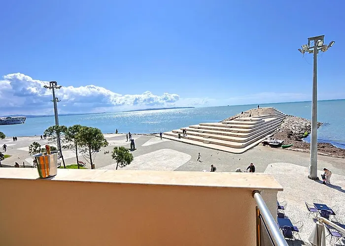 The Salt House - 2br, First Row, Beachfront