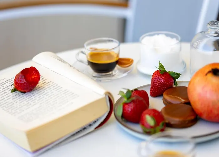 The Salt House - 2br, First Row, Beachfront Apartament *