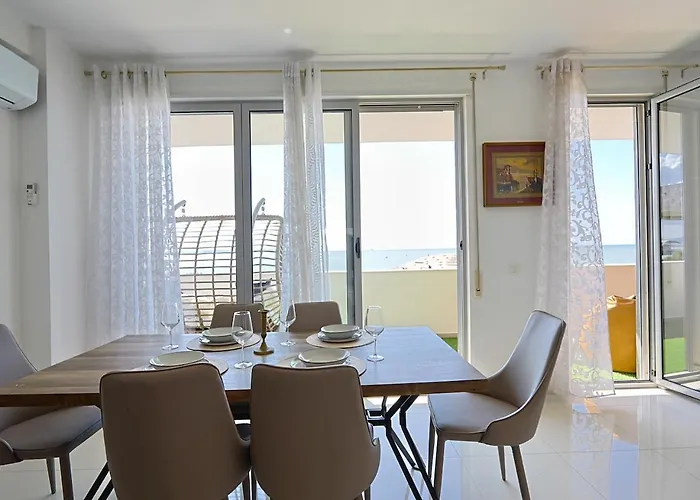 Apartament The Salt House - 2br, First Row, Beachfront