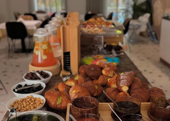 The Salt House - 2br, First Row, Beachfront Apartament Durrës