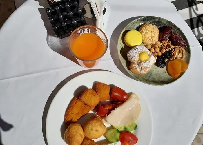 The Salt House - 2br, First Row, Beachfront Apartament Durrës