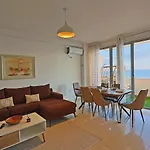 The Salt House - 2br, First Row, Beachfront Lägenhet Durrës