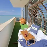 The Salt House - 2br, First Row, Beachfront * Durrës