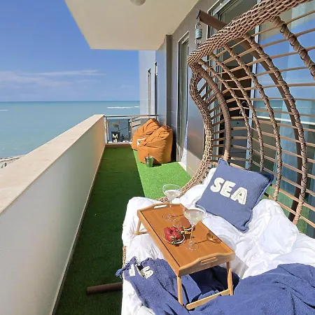 The Salt House - 2br, First Row, Beachfront * Durrës