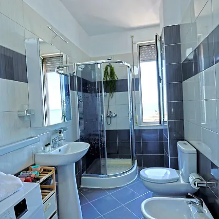 Apartment The Salt House - 2br, First Row, Beachfront *