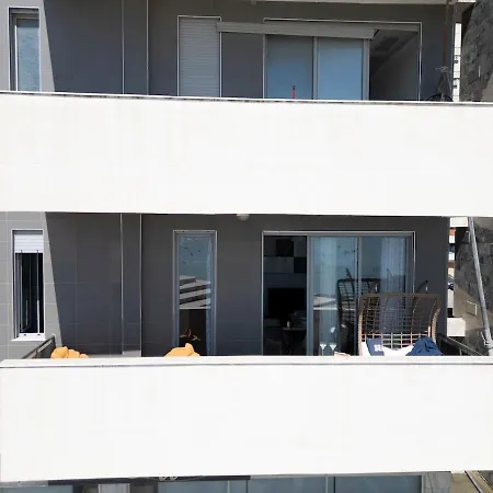 Apartment The Salt House - 2br, First Row, Beachfront Durrës