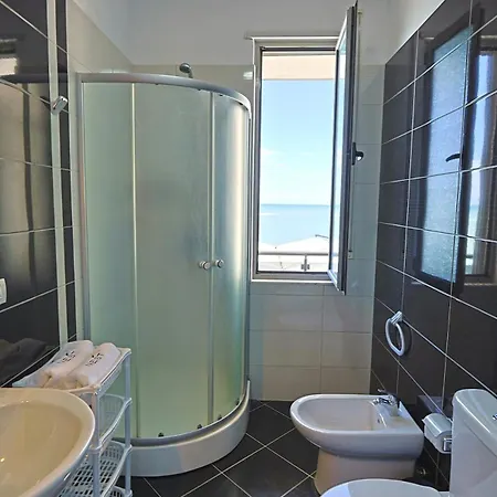 Apartment The Salt House - 2br, First Row, Beachfront *