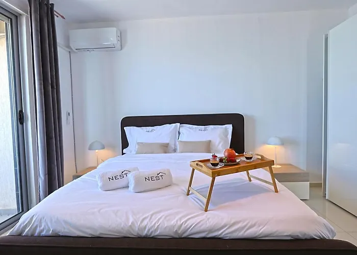 The Salt House - 2br, First Row, Beachfront Apartment