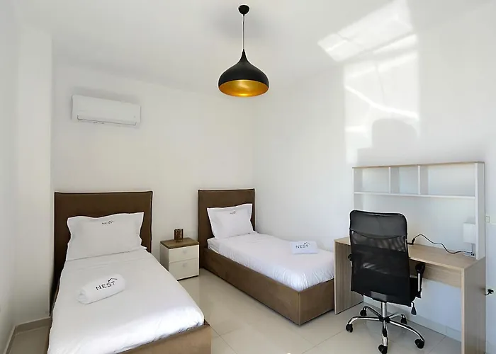The Salt House - 2br, First Row, Beachfront Apartment